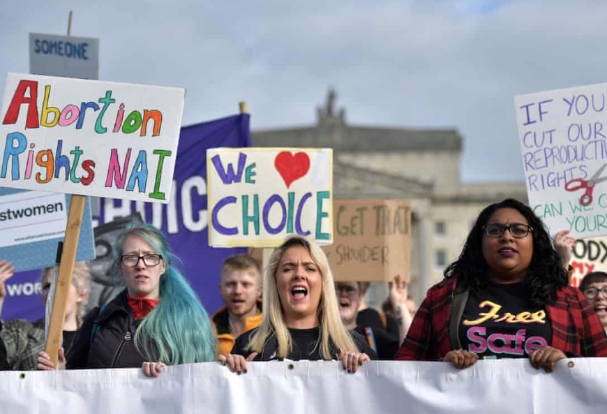 Irlanda del Norte despenaliza el aborto y legaliza matrimonio igualitario / Foto: Twitter