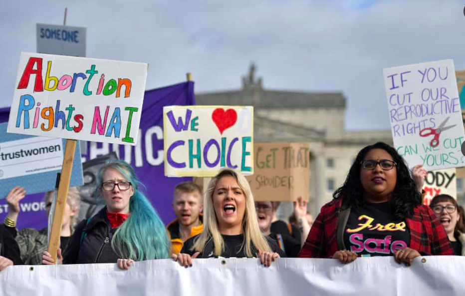 Irlanda del Norte despenaliza el aborto y legaliza matrimonio igualitario / Foto: Twitter